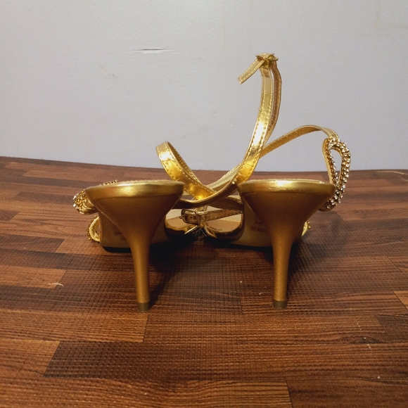 Fancy Women's Frist Sight Gold Heels - Picture 6 of 9